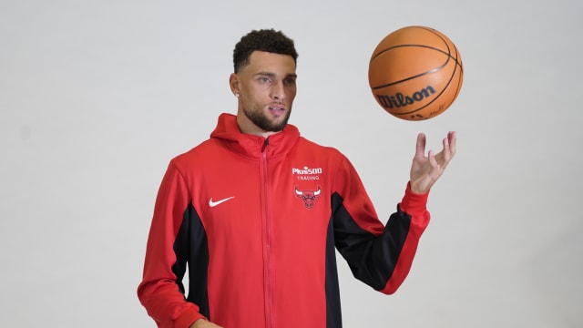  Chicago Bulls guard Zach LaVine (8) during Chicago Bulls Media Day 